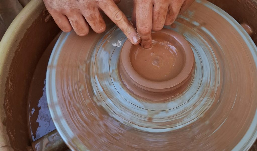 tournage-poterie-artisanale